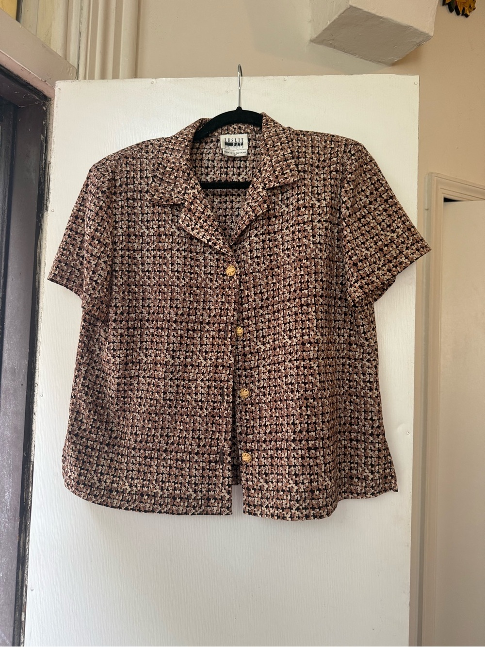 Vintage 90’s Leslie Fay Brown Floral Patterned Short-Sleeve Button Down Shirt